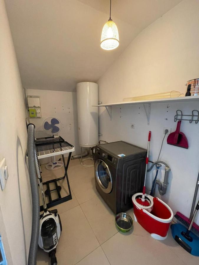 Superbe Appartement Avec 2 Chambres - 9 Personnes - Parking Prive تورنو-سور-رون المظهر الخارجي الصورة
